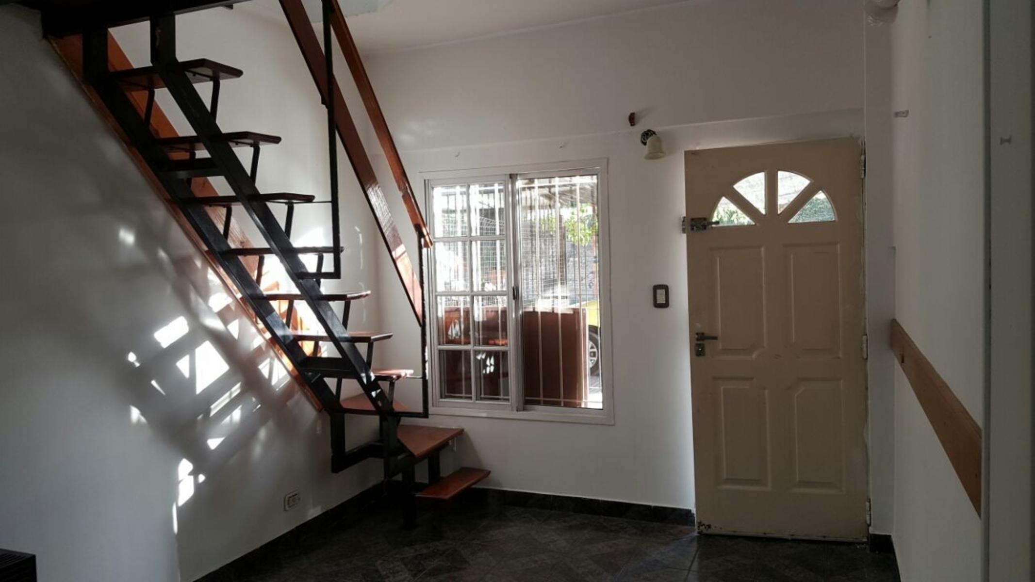 SE VENDE DUPLEX 2 AMBIENTES Y MEDIO CON COCHERA CUBIERTA, COCHERA DESCUBIERTA Y TERRZA EN SAN JUSTO — foto 10