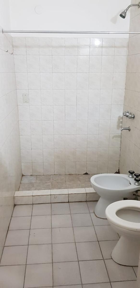 SE ALQUILA MONOAMBIENTE INTERNO CON PATIO LLARRAYA 2236 MATADEROS CABA - 6