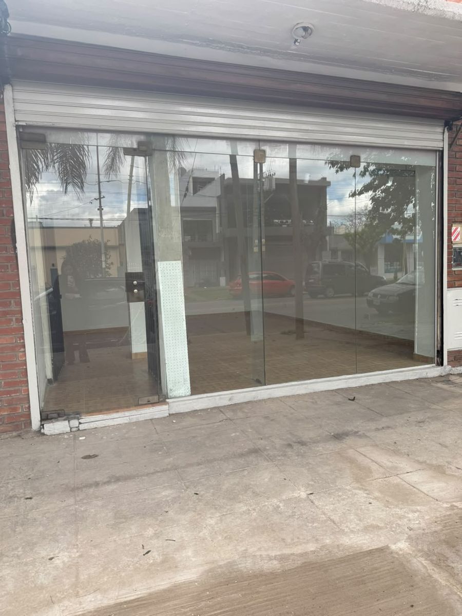 LOCAL AV.PRESIDENTE PERON 1162 - 7
