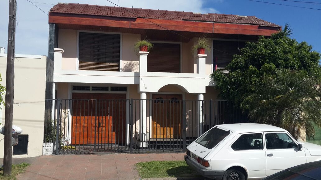 SE VENDE CHALET EN 2 PLANTAS 4 AMBIENTES EN HAEDO