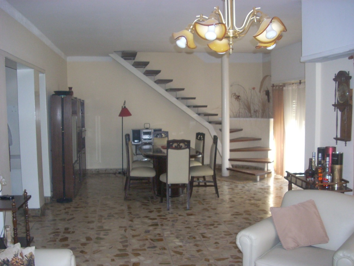 SE VENDE CASA 5 AMBIENTES EN VILLA LUZURIAGA — foto 3
