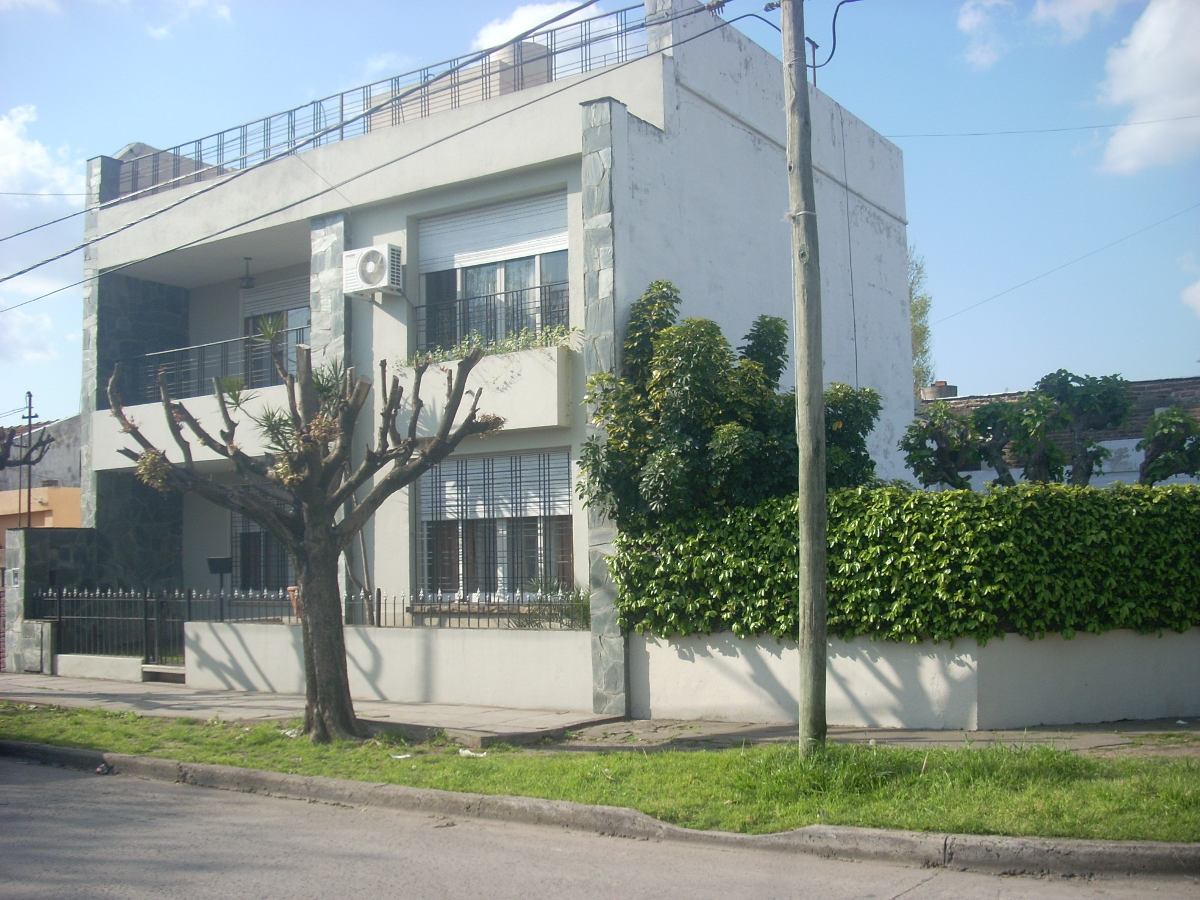 SE VENDE CASA 5 AMBIENTES EN VILLA LUZURIAGA — foto 9