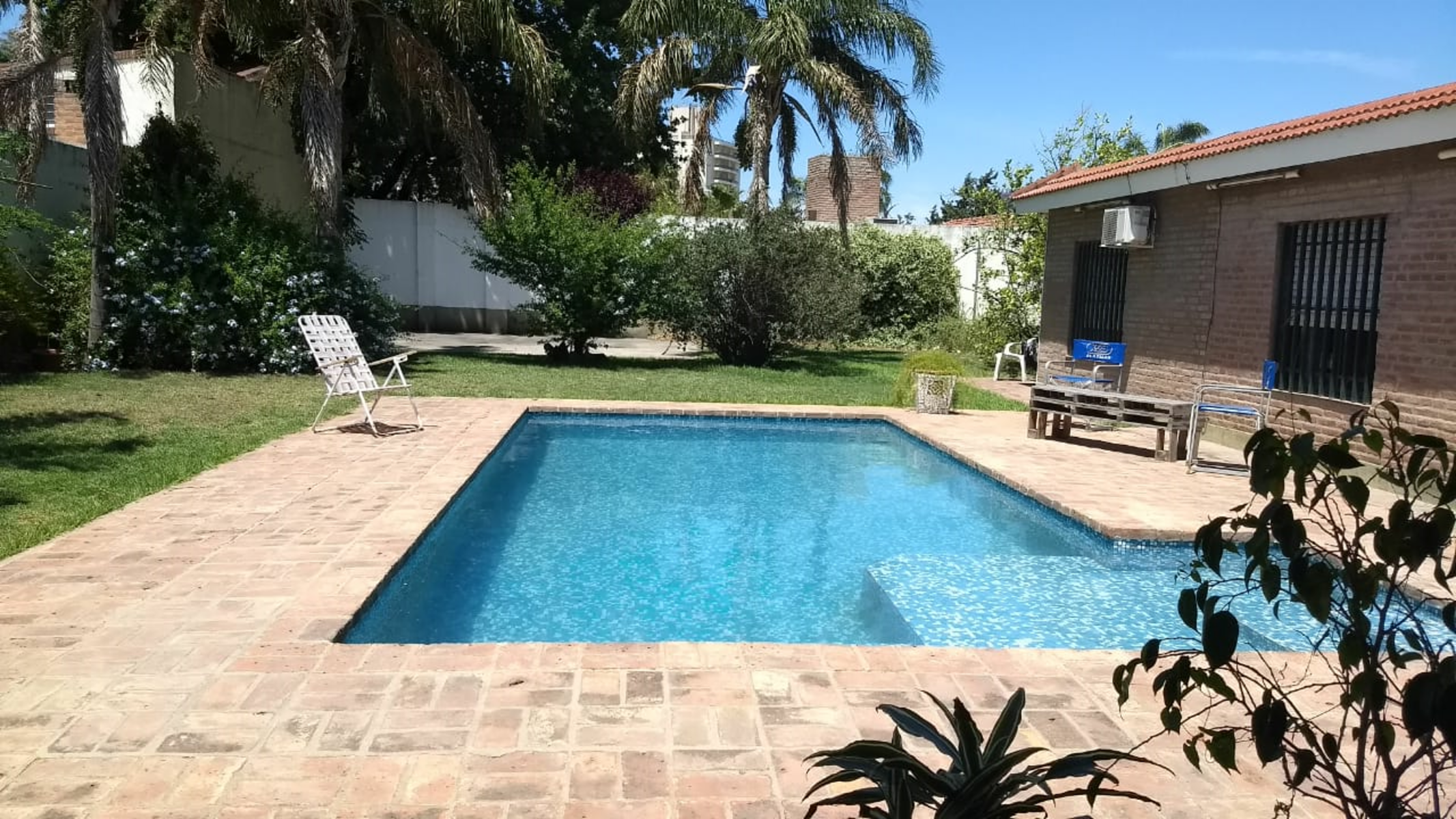 CASA EN CERRO CHICO TERRENO 750MTS PISCINA Y GARAJE TRIPLE