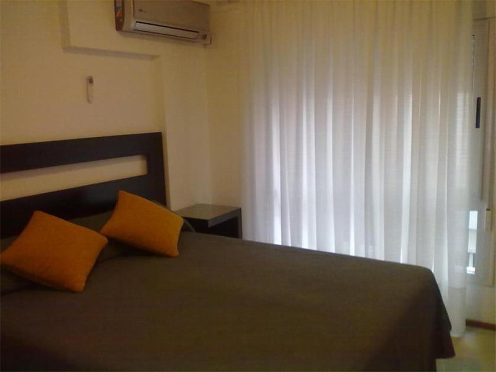 DEPTO 2 DORM DE CATEGORÍA, OBISPO TREJO 1131, GRAN TERRAZA CON ASADOR, CALEFACCIÓN CENTRAL, TOTALMENTE EQUIPADO, OPCIÓN COCHERA CON BAULERA AMPLIA... EXCELENTE — foto 6