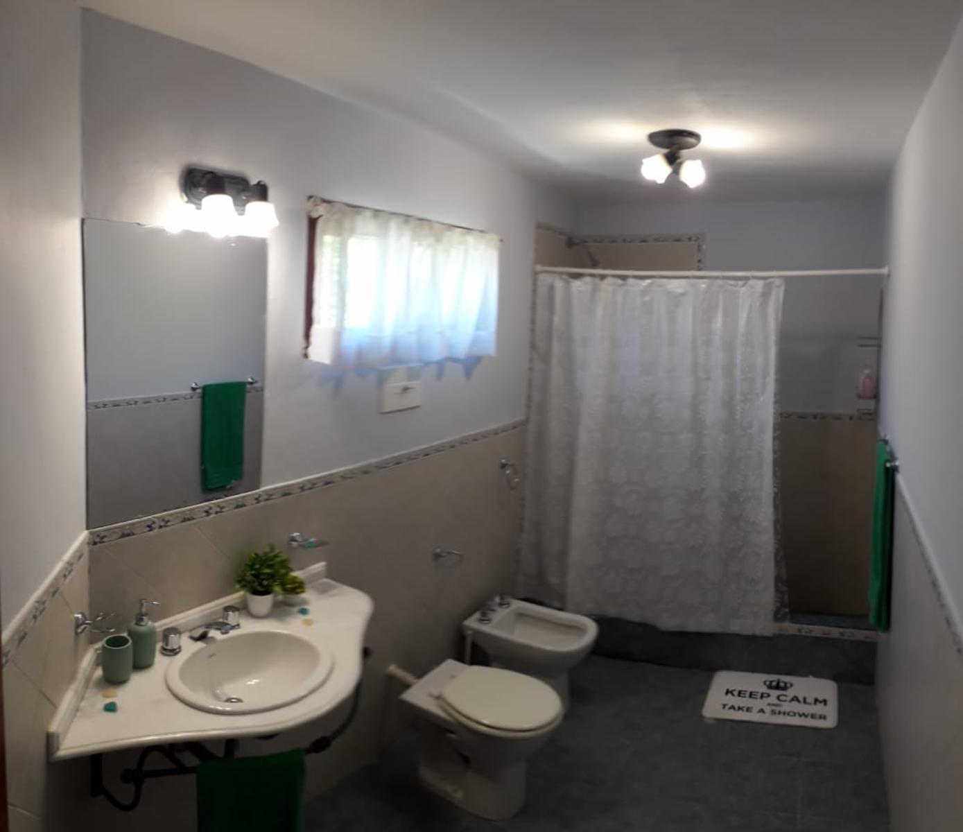 POTRERO DE GARAY, A 2 CUADRAS DEL LAGO CON PISCINA, CAPACIDAD HASTA 7 PERSONAS - 4