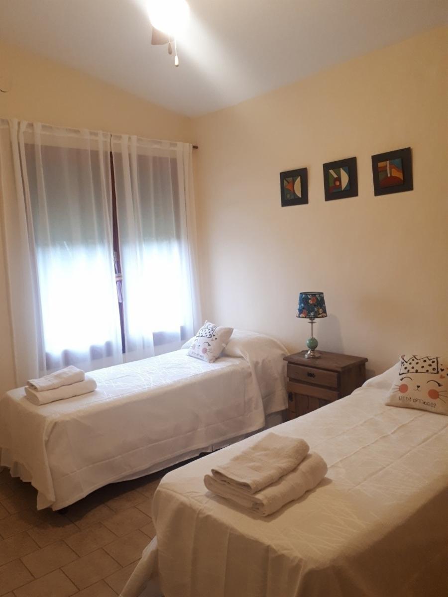 POTRERO DE GARAY, A 2 CUADRAS DEL LAGO CON PISCINA, CAPACIDAD HASTA 7 PERSONAS - 10