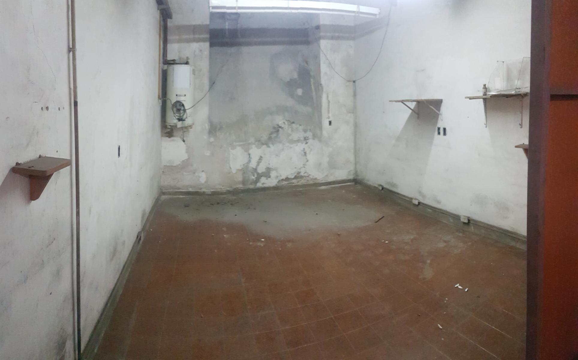 Tte Gral JD Peron 1300 GRAN LOCAL EXCELENTE ZONA TODO DESTINO BAÑOS AMBOS SEXOS — foto 3
