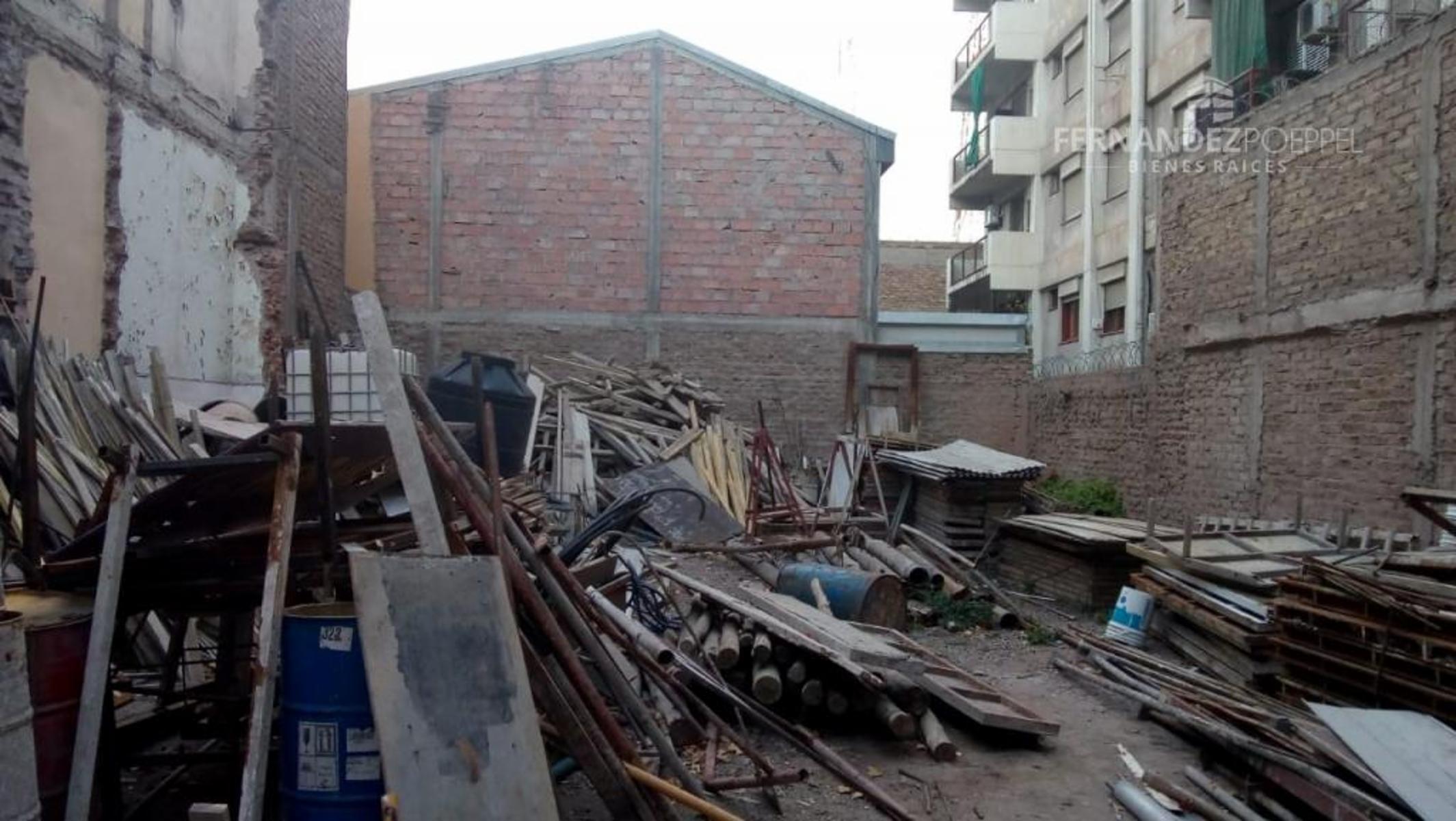 FERNANDEZ POEPPEL Vende Terreno Urbano Centrico 334 m2 Capital - 2