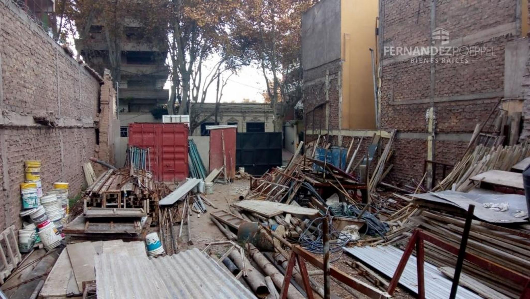 FERNANDEZ POEPPEL Vende Terreno Urbano Centrico 334 m2 Capital - 5