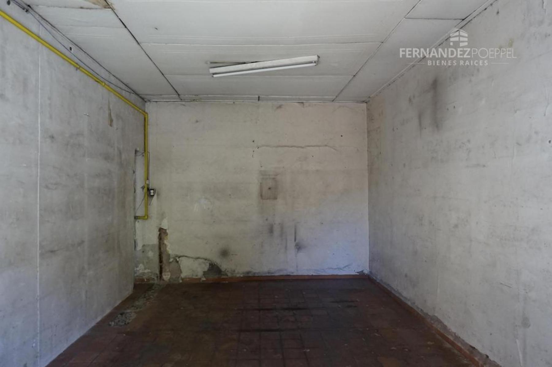 SE VENDE Propiedad Comercial Valor Terreno 330 m2 Plaza Godoy Cruz - 2