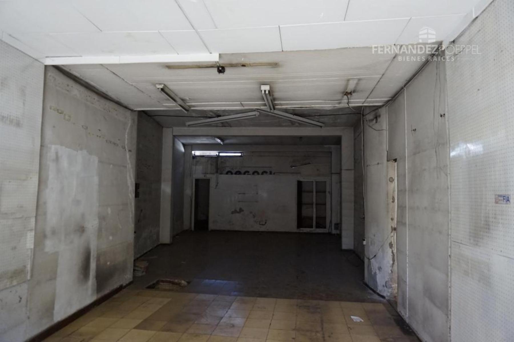 SE VENDE Propiedad Comercial Valor Terreno 330 m2 Plaza Godoy Cruz - 3