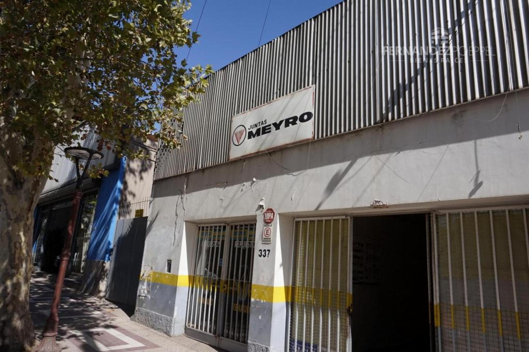 SE VENDE Propiedad Comercial Valor Terreno 330 m2 Plaza Godoy Cruz - 10