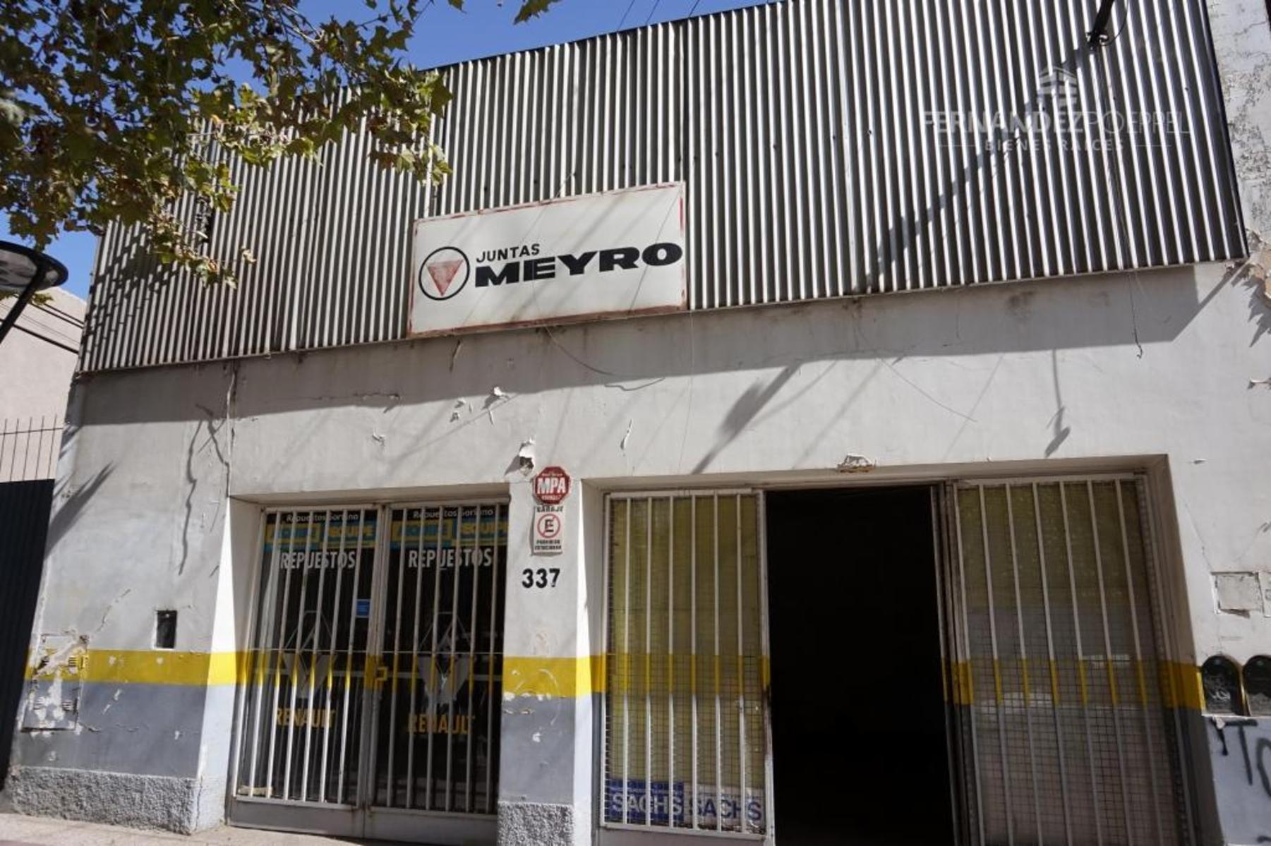 SE VENDE Propiedad Comercial Valor Terreno 330 m2 Plaza Godoy Cruz - 12