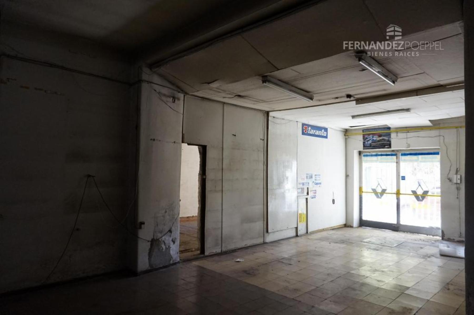 SE VENDE Propiedad Comercial Valor Terreno 330 m2 Plaza Godoy Cruz - 16