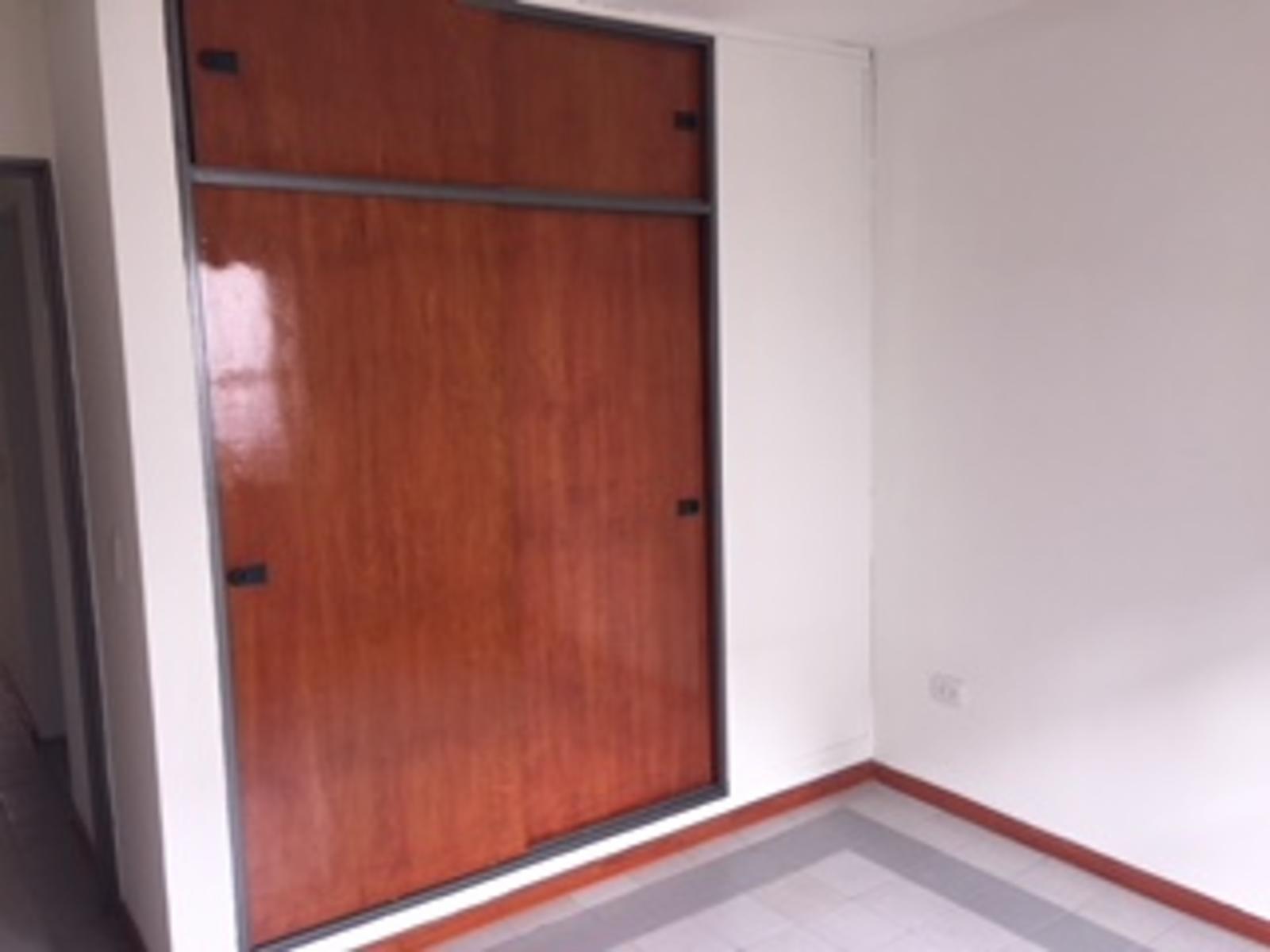 Excelente depto 1 dormitorio ante baño a dos cuadras plaza de Alta Cordoba - 4