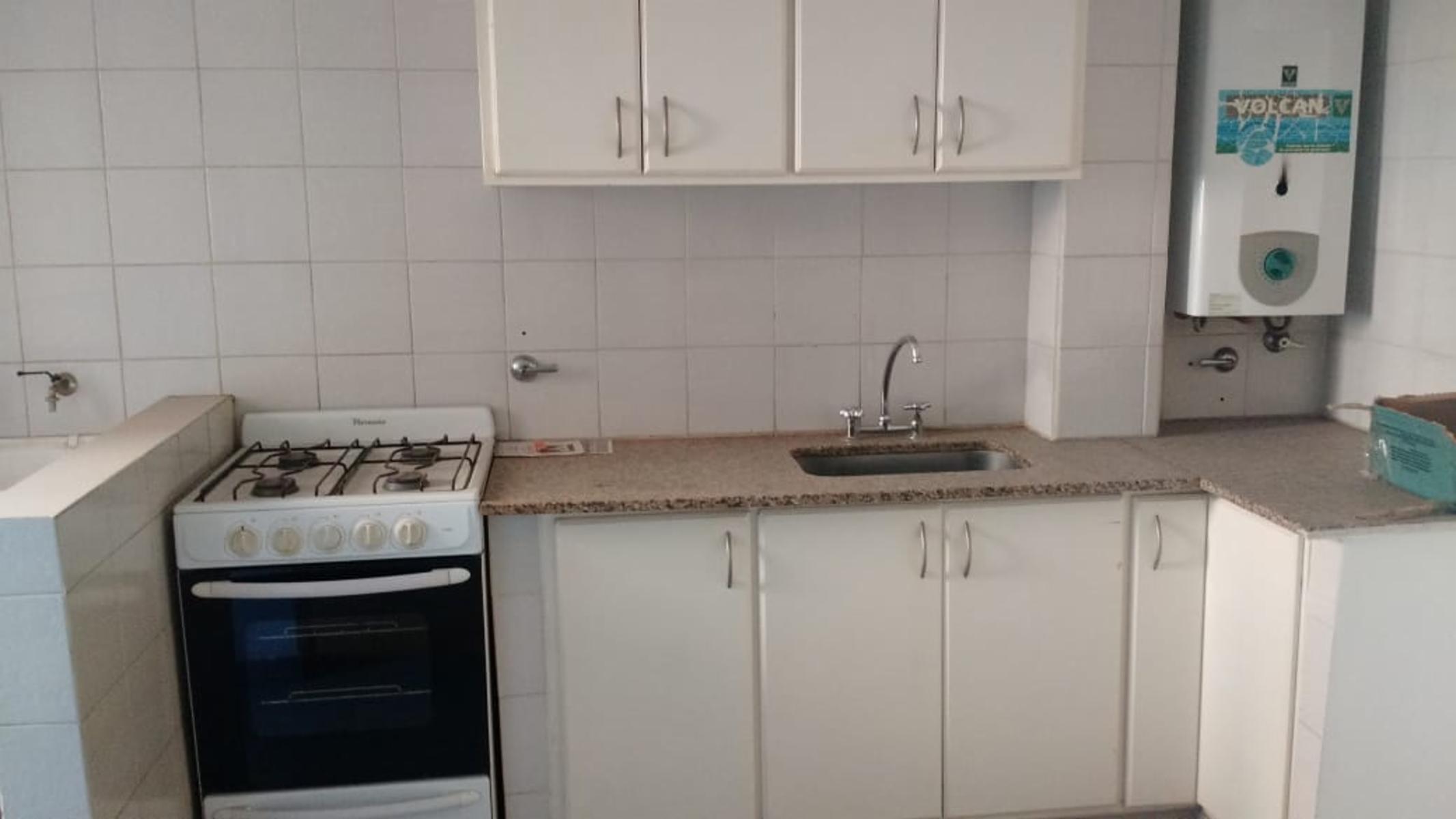 Dpto 2 Dormitorio - Pellegrini 833-Planta Baja con Patio — foto 9