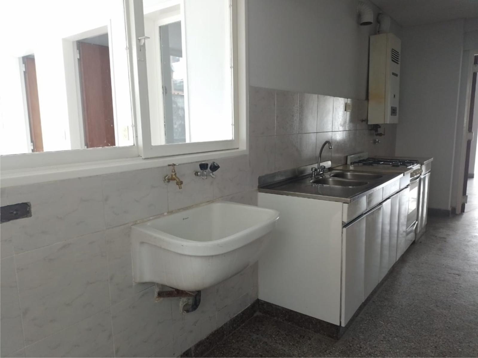 Bº NORTE-DPTO. 3 dorm. con Dep de Servicio y Cochera — foto 3