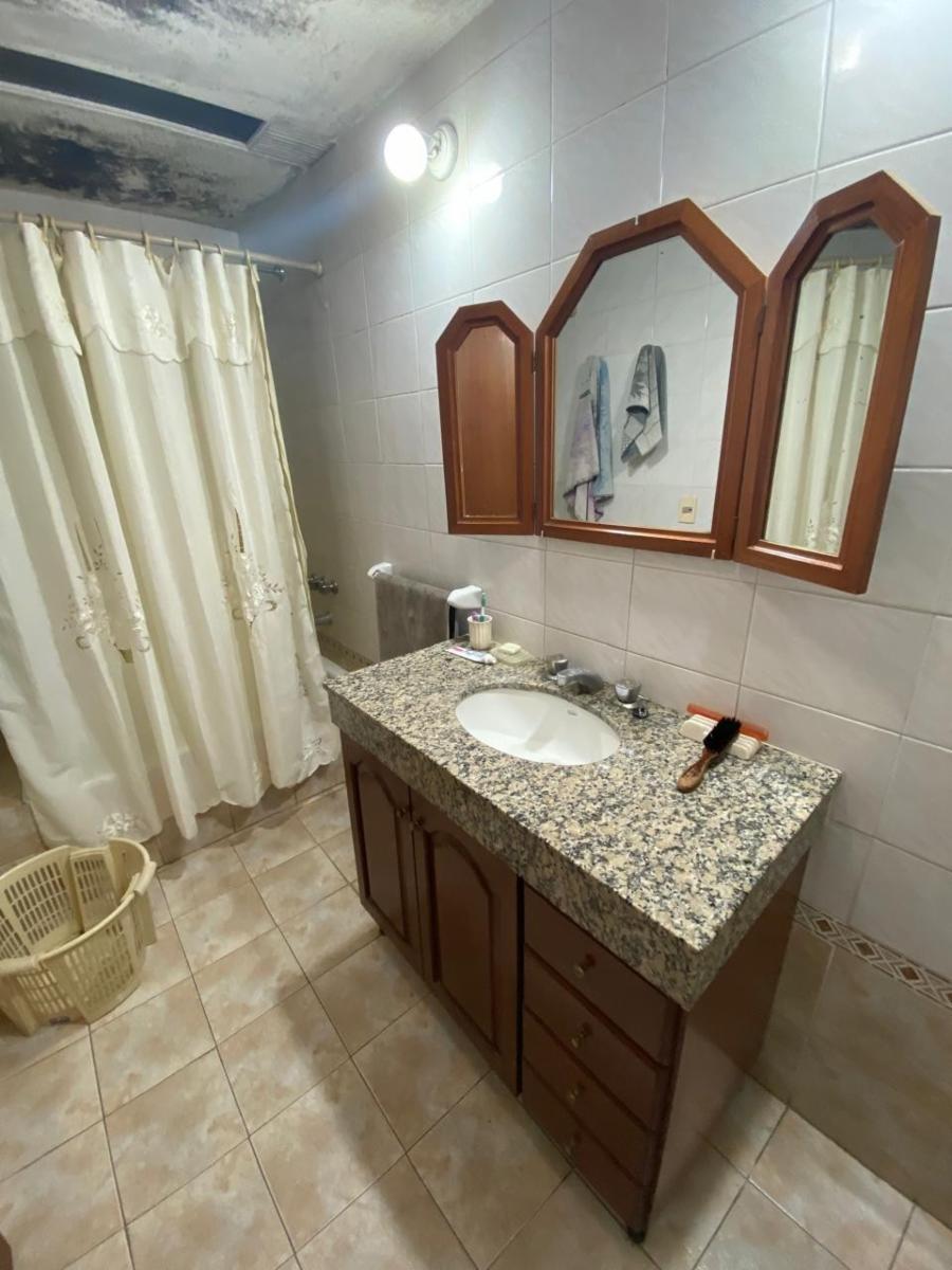 Bº Sur -Excelente Casa de 4 Dorm c/ oficinas en Planta Alta — foto 13