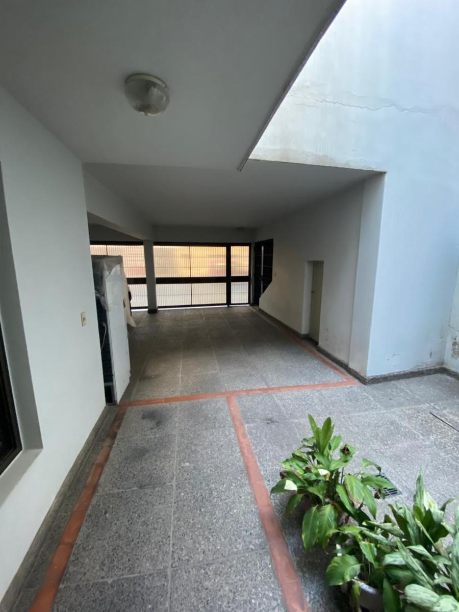 Bº Sur -Excelente Casa de 4 Dorm c/ oficinas en Planta Alta — foto 14