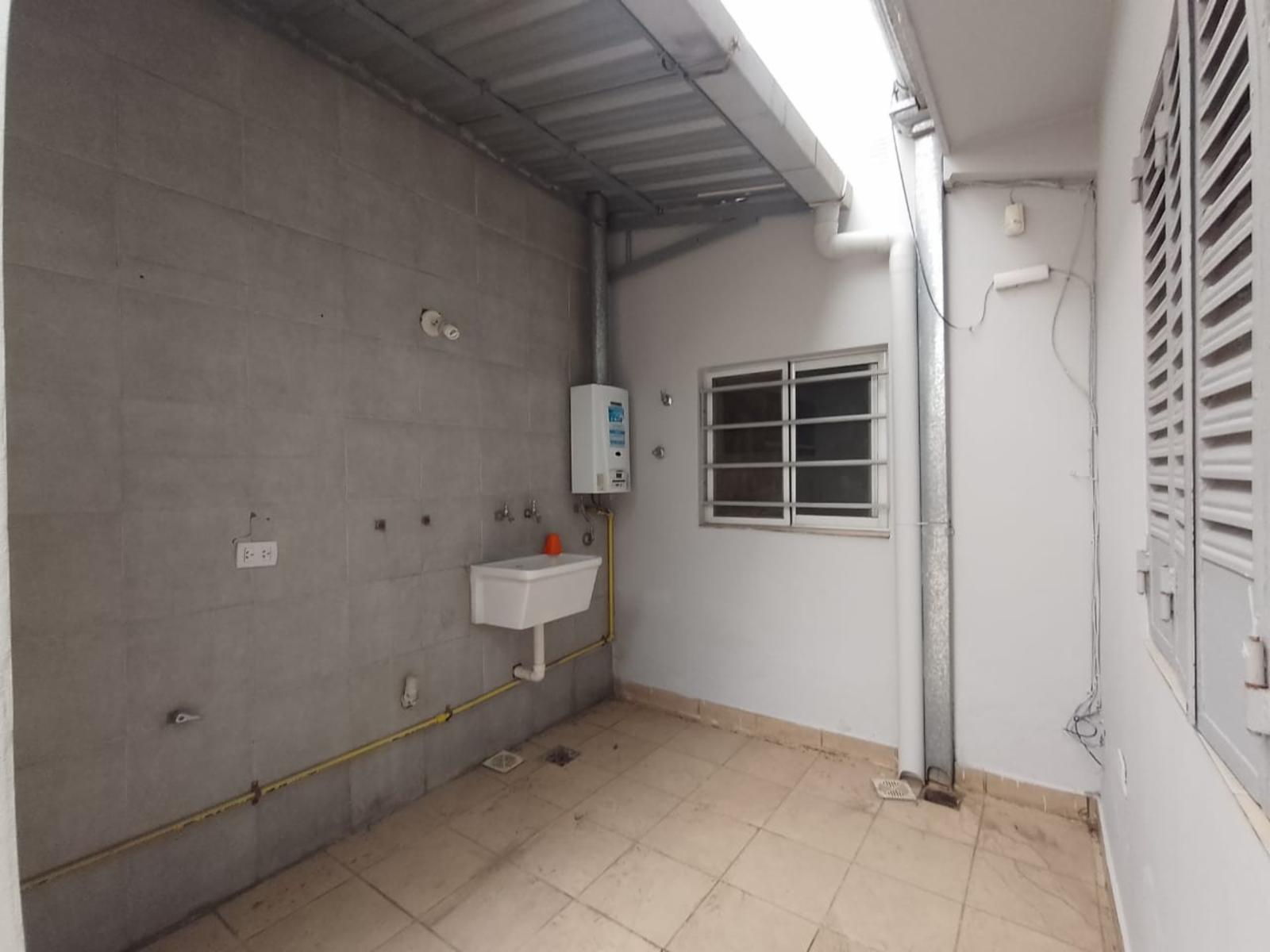 2 LOCALES + CASA + 2 DPTOS - 7