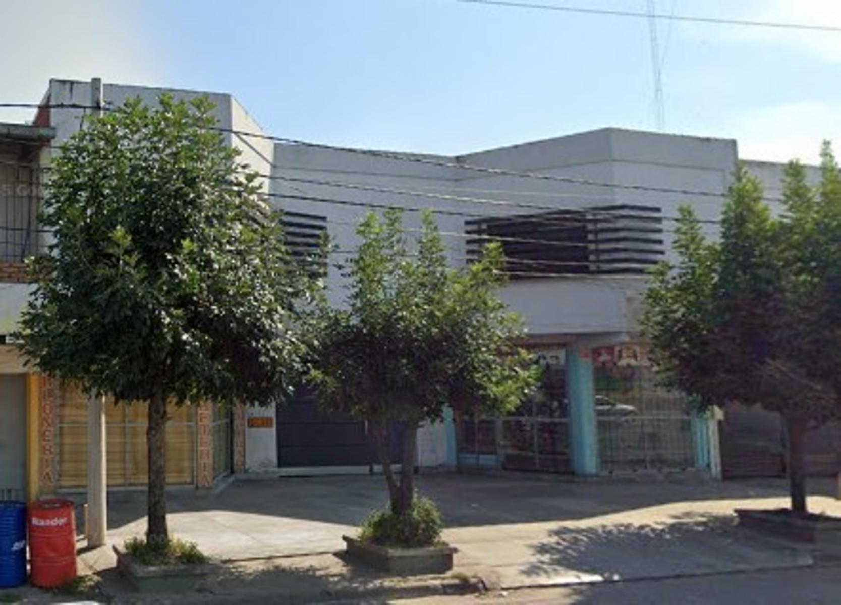 2 LOCALES + CASA + 2 DPTOS - 26