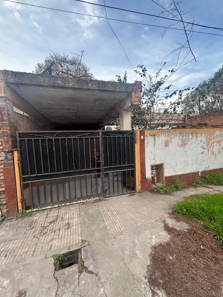 Casa 3 dorm a Refaccionar - 1