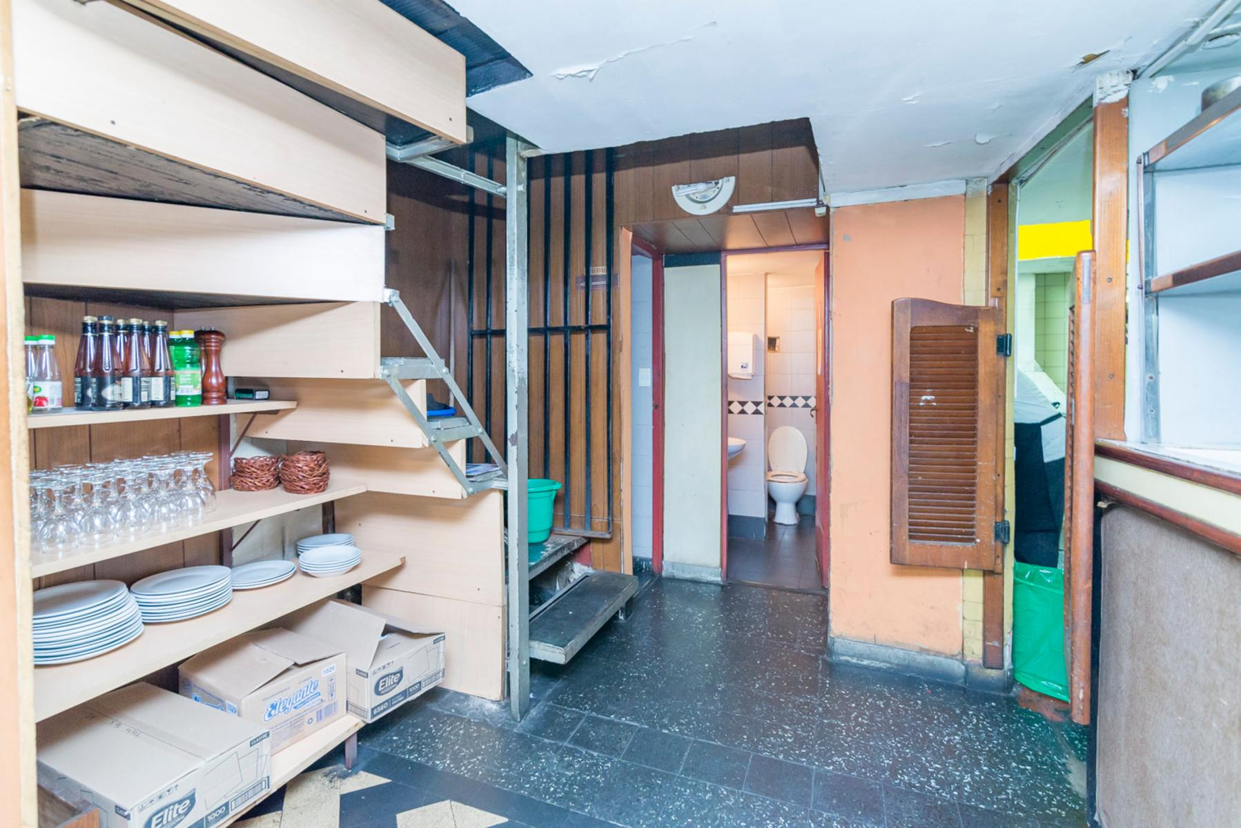 CENTRO / TRIBUNALES VENTA LOCAL 170M2 APROX APTO TODO DESTINO (GASTRONOMICO) - 11