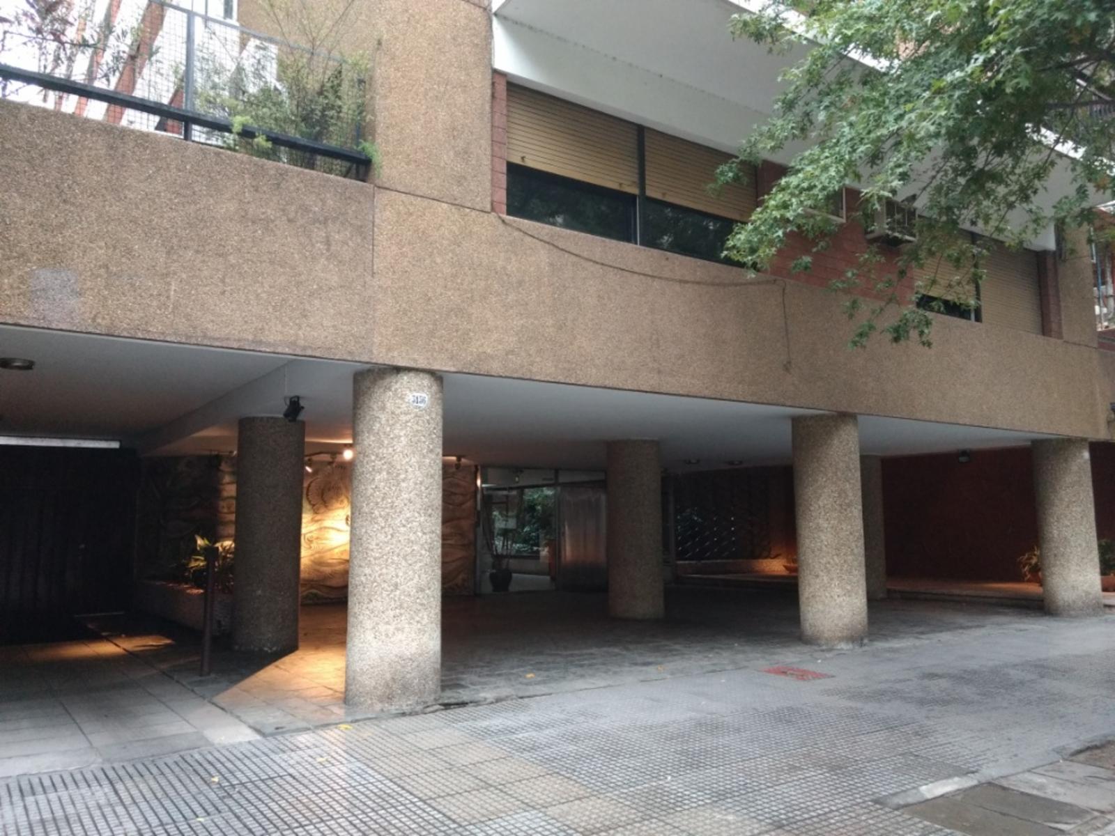 Belgrano R. - 4 ambientes - Piso alto - Luz - Cochera+Baulera - Venta Urgente