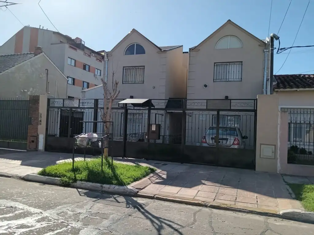 Dpto. 2 Amb. en 2° Piso - 1