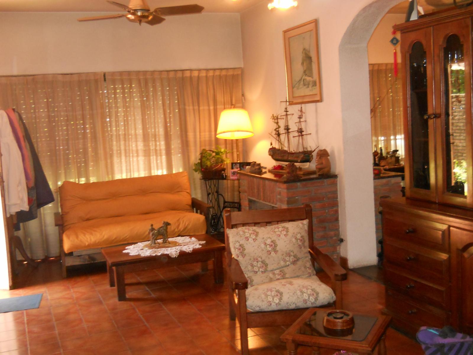 Ituzaingo sur IDEAL 2 FAMILIAS..CHALET 7 Ambientes Muy Bien Instalados- Fondo -E-Coches D210000