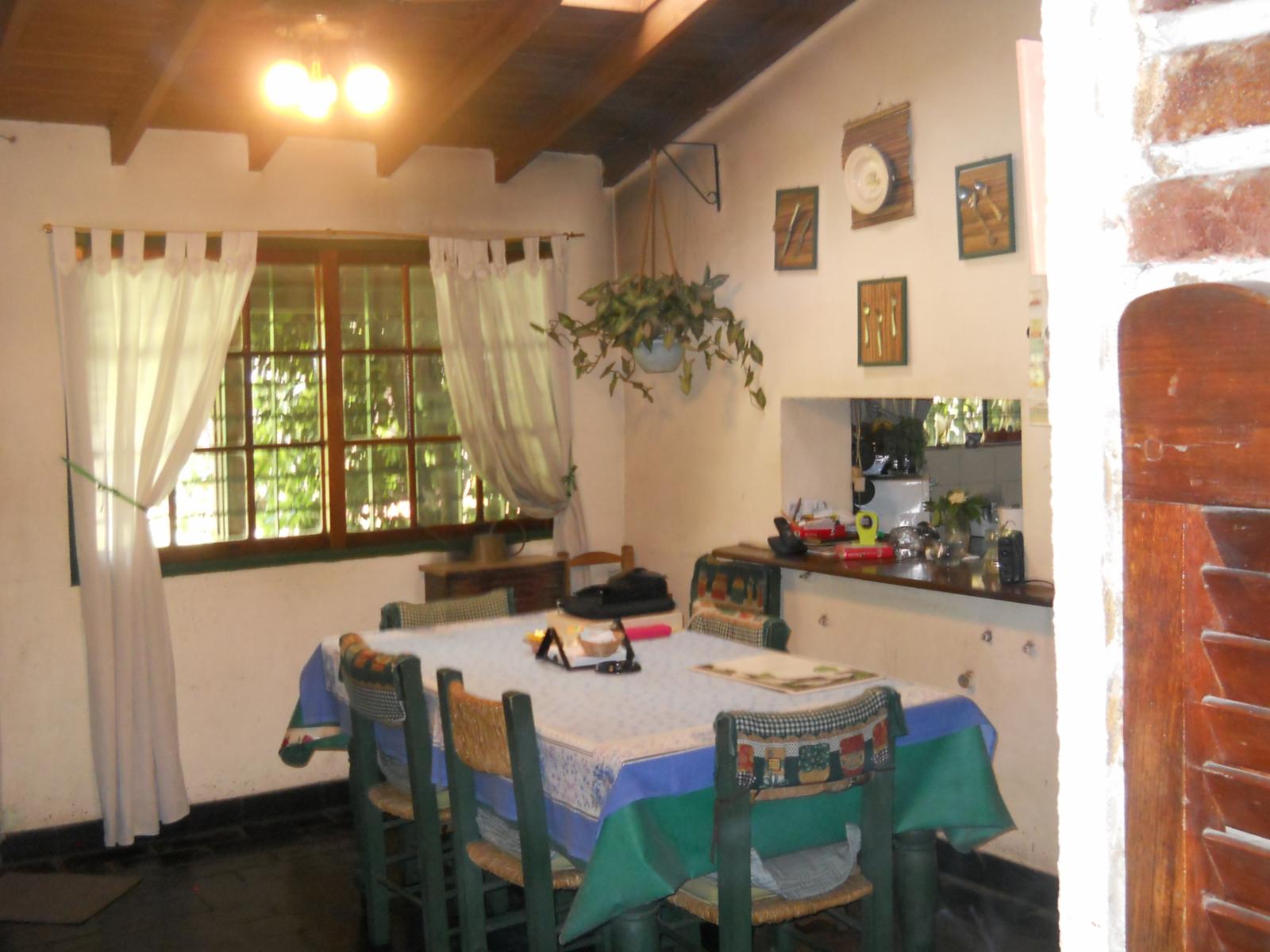 Ituzaingo sur IDEAL 2 FAMILIAS..CHALET 7 Ambientes Muy Bien Instalados- Fondo -E-Coches D210000 — foto 4