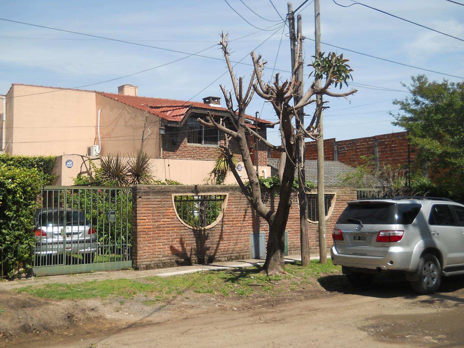 Ituzaingo sur Chalet PH 2 Ptas.- S/ 6 x 30) 3 Ampl. Amb.-Fdo-Cocheras