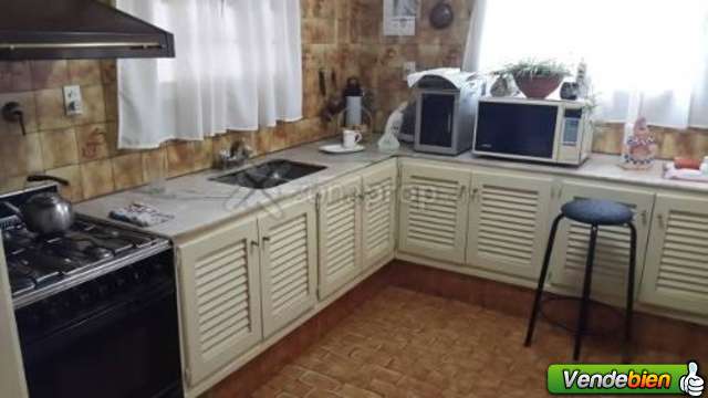 Ituzaingo C/Est. y 5 C/Av.Rivadavia Chalet S/381 Mt2.. 4 Amb.Pque Pileta D220000 — foto 4
