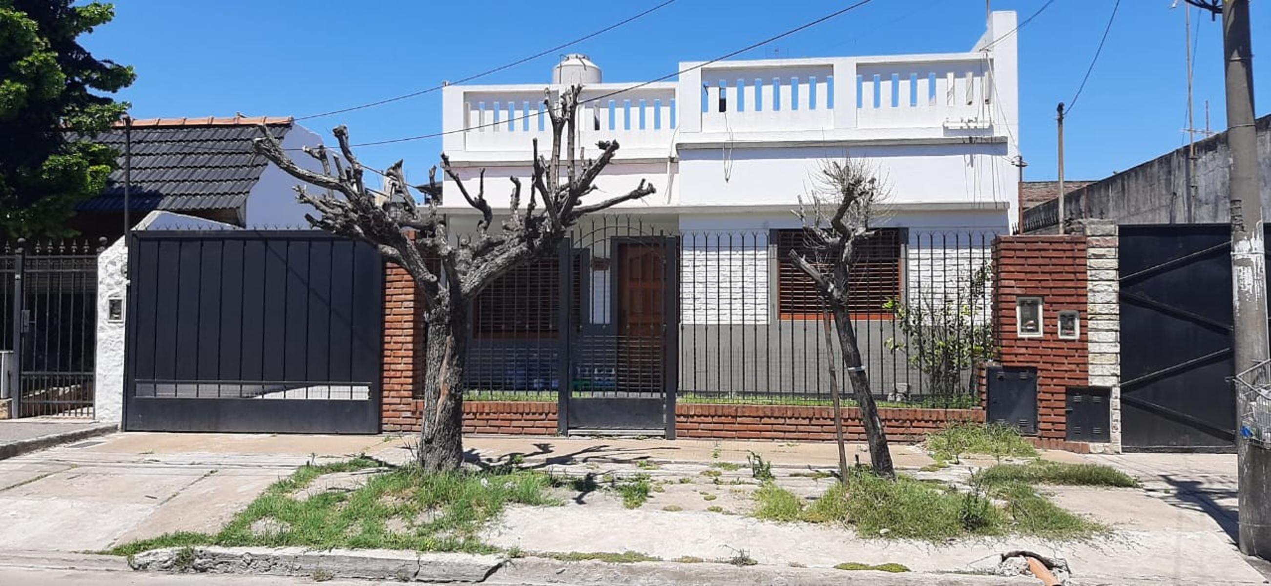 Casa + departamento en venta, Hurlingham