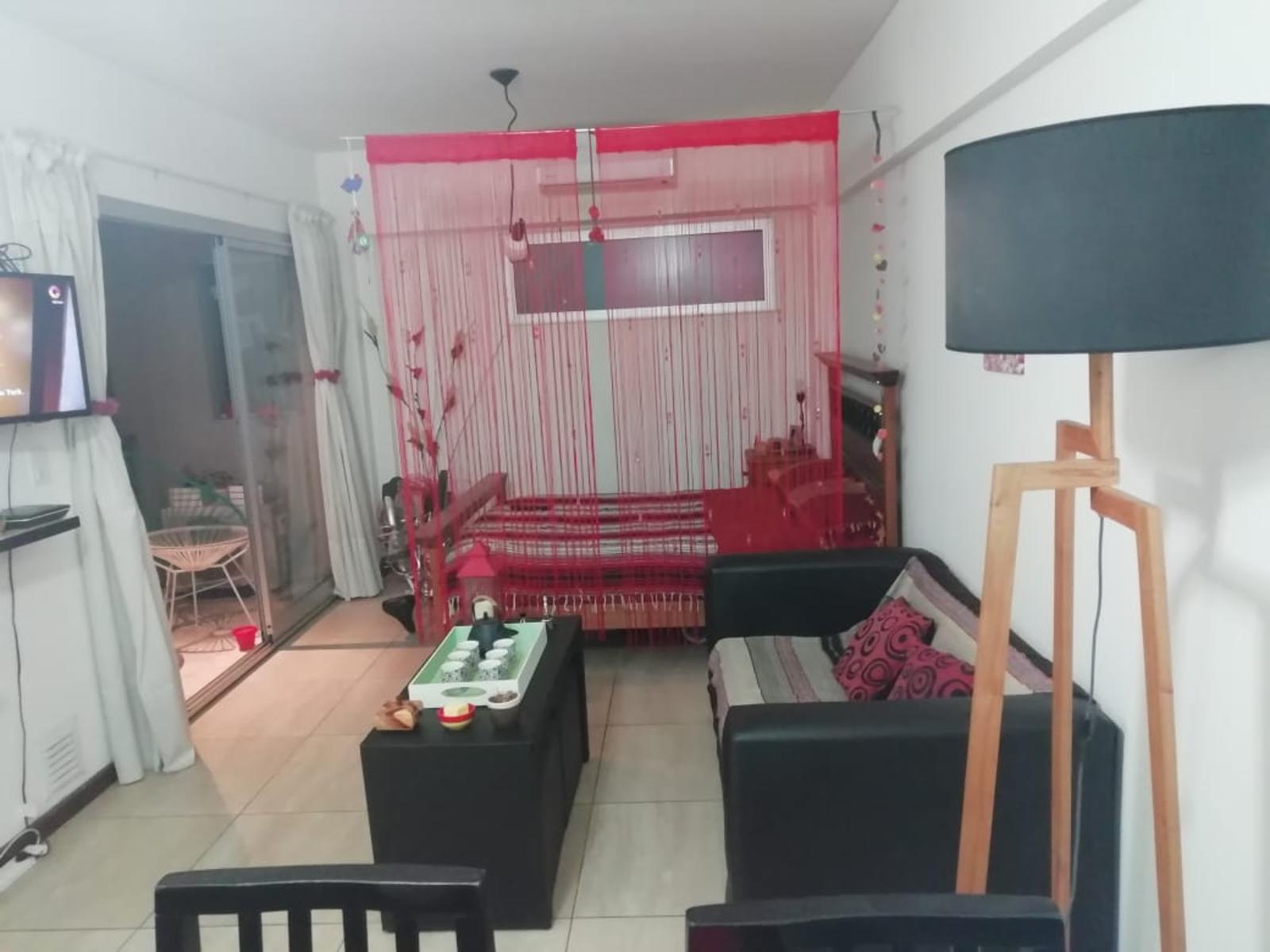 ALQUILER SIN MUEBLES AMPLIO DEPTO. UN AMBIENTE CON BALCON MUY LUMINOSO - 4