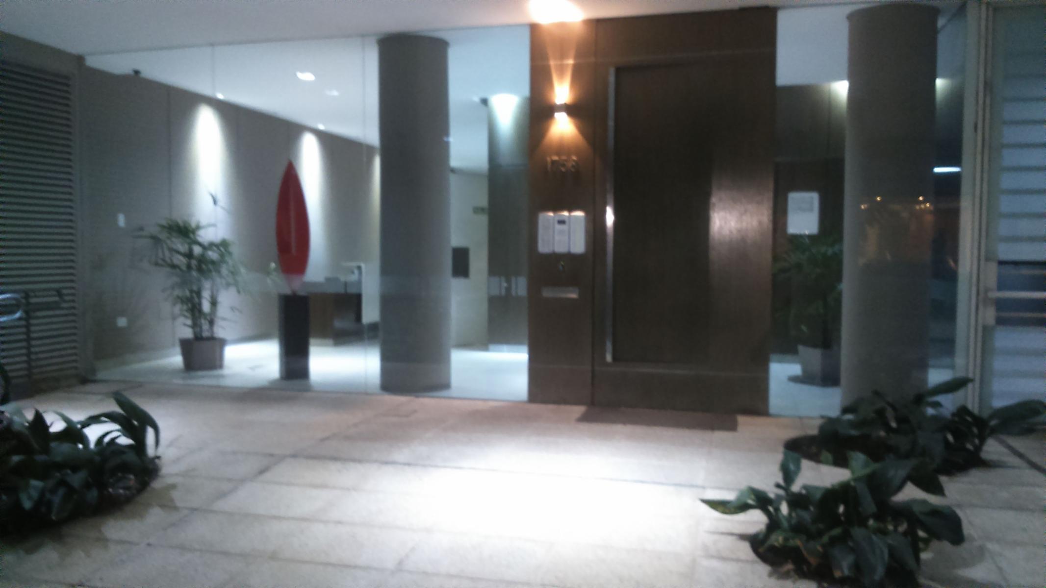AMPLIA OFICINA CONSULTORIO SHOWROOM CON COCHERA - 1
