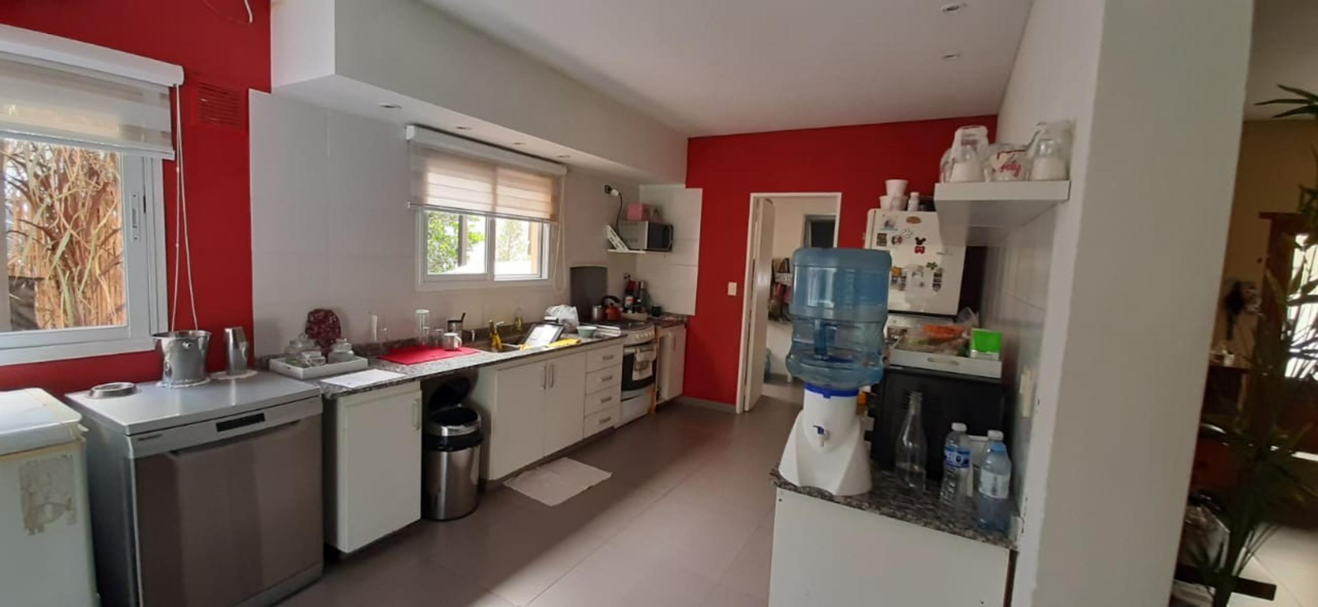 BARRIO SAN ISIDRO LABRADOR VILLANUEVA CASA EN VENTA GRAN TERRENO PILETA — foto 3
