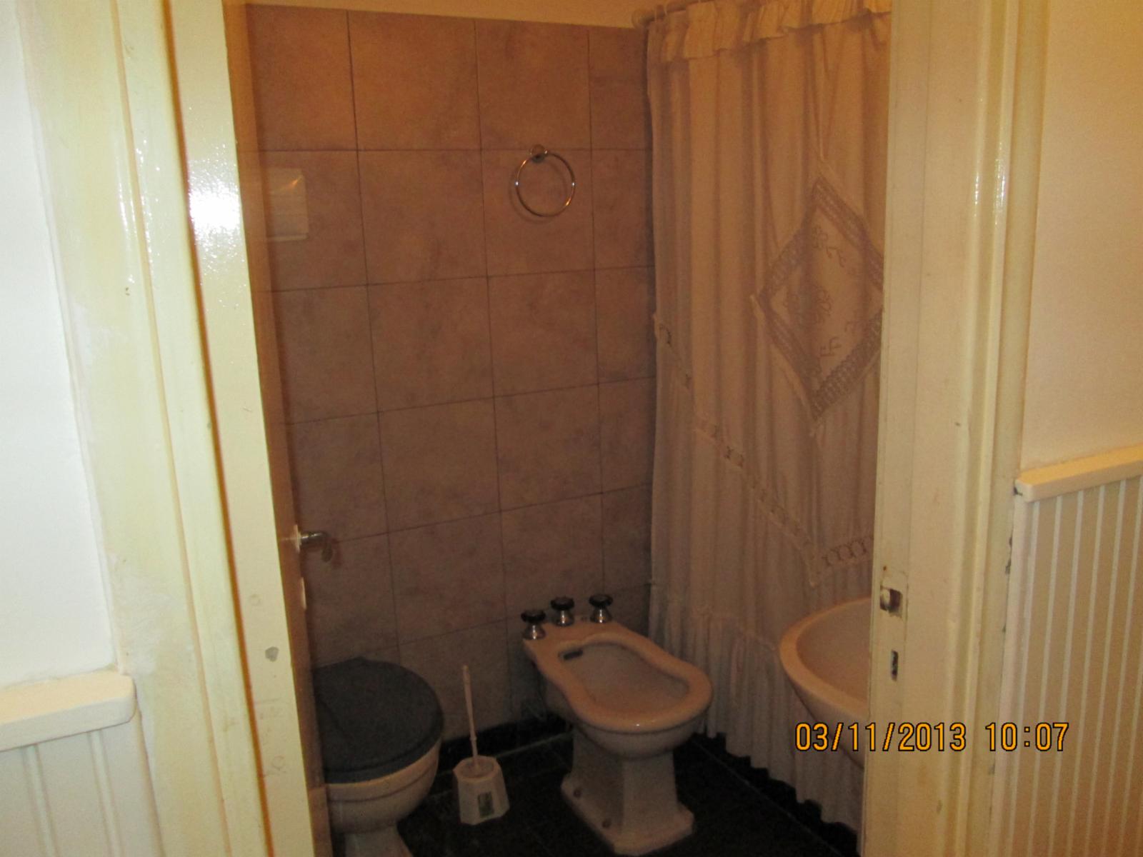 Monoambiente para 2 o 3 personas a la vuelta de MANOLO , a 2 cuadras dela playa y Casino Central... — foto 12