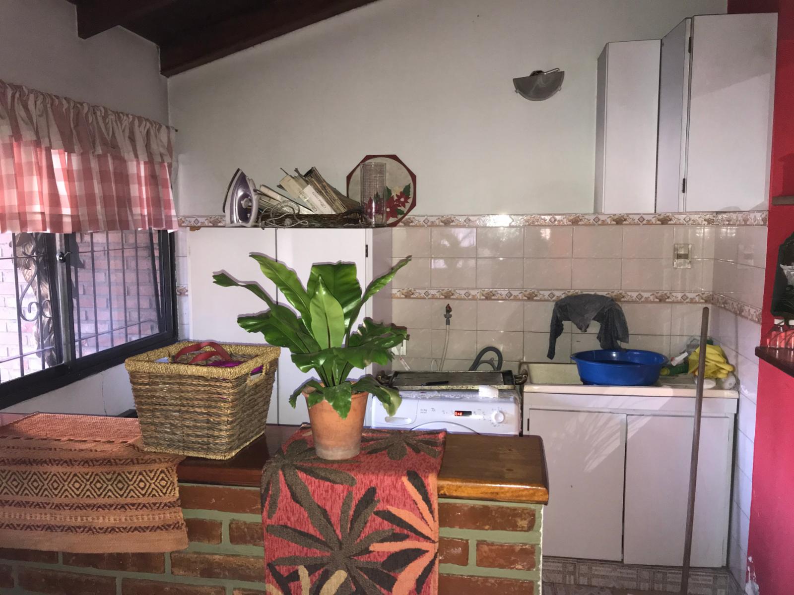 EXCELENTE Chalet 3 amb.con piscina y quincho s/lote 10 x 40 — foto 11