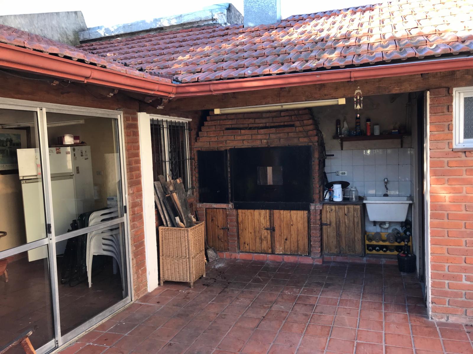 EXCELENTE Chalet 3 amb.con piscina y quincho s/lote 10 x 40 — foto 13