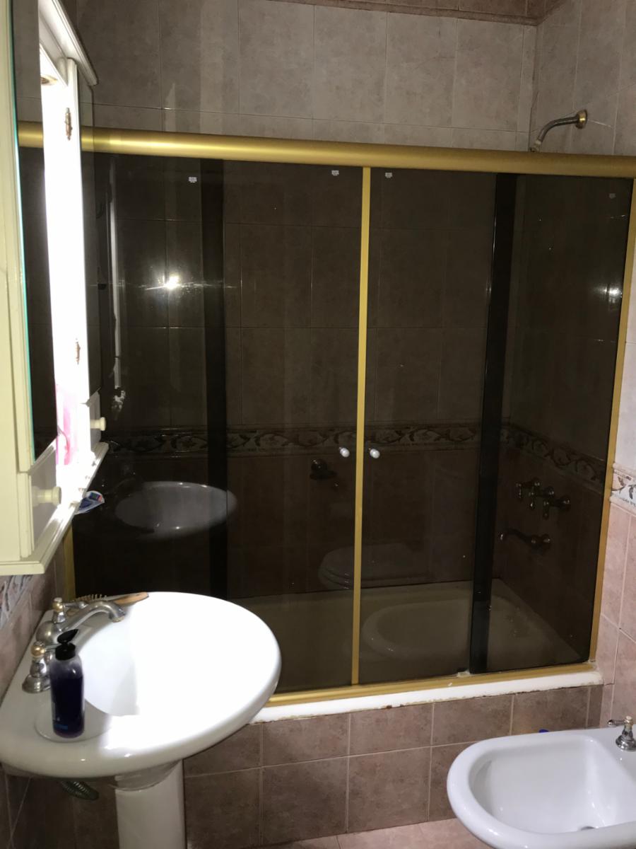 Excelente chalet en 2 plantas 4 ambientes con gran fondo libre, piscina de hormigon y depto al fondo ACEPTO DEPTO o PH MENOR VALOR ACEPTO VALORES — foto 10