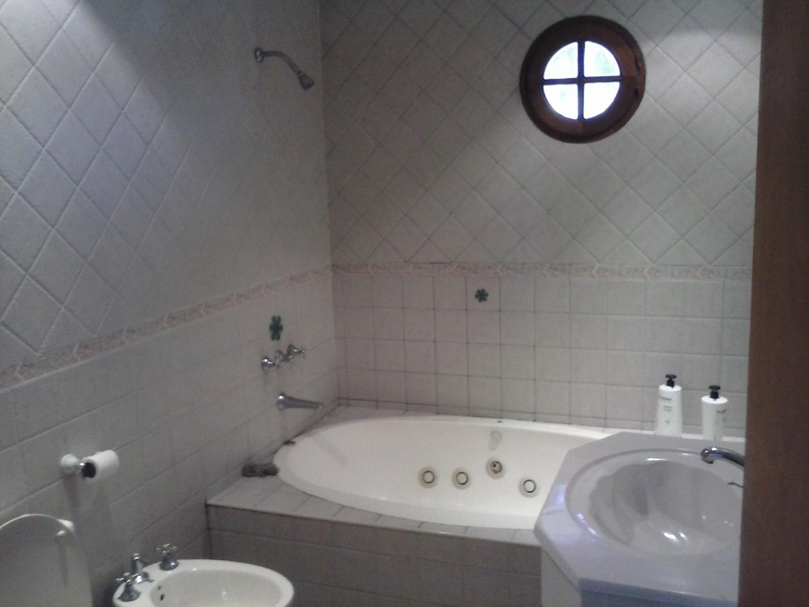 EXCELENTE P.H 4 ambientes con patio OPORTUNIDAD 3 DORMITORIOS - PLAY ROOM - PISOS ENTARUGADOS - HIDROMASAJE - ETC....URGENTE POR VIAJE TOMO MENOR VALOR