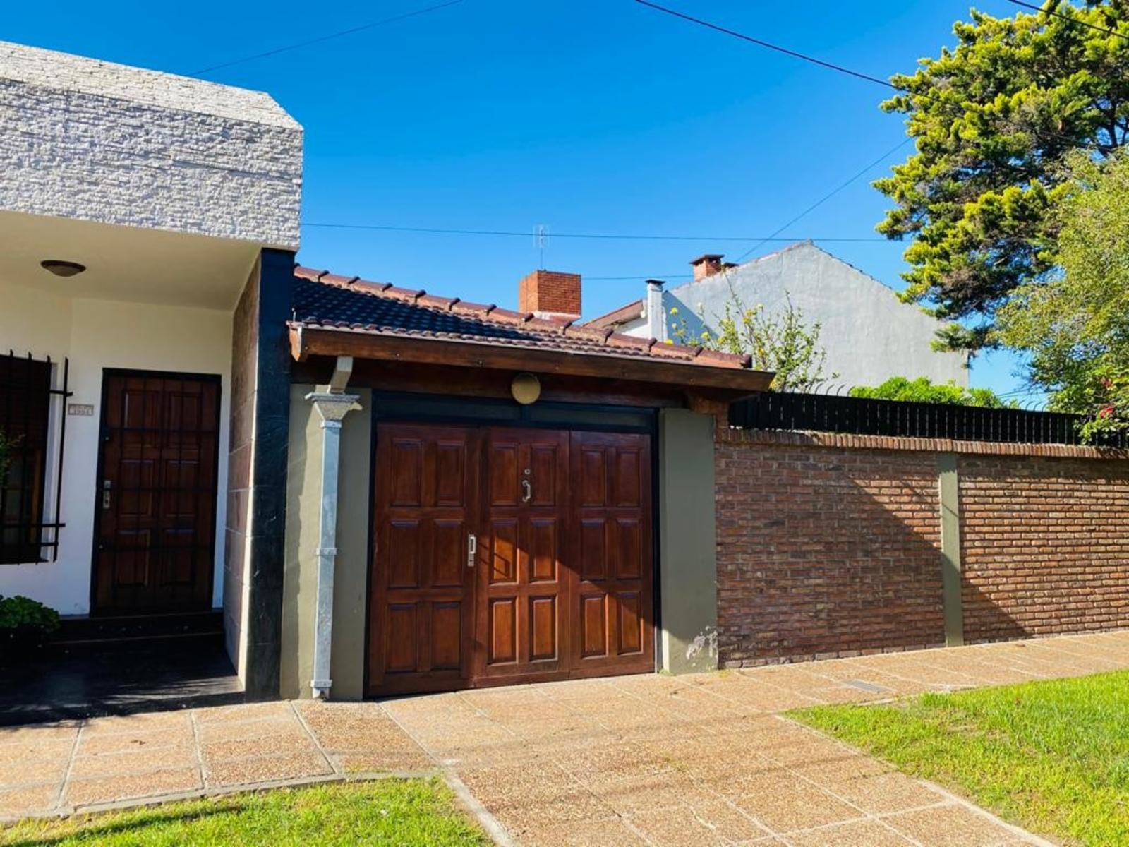 EXCELENTE Casa Tipo Americana S/lote 500m2 C/pileta Permuto X Depto — foto 4