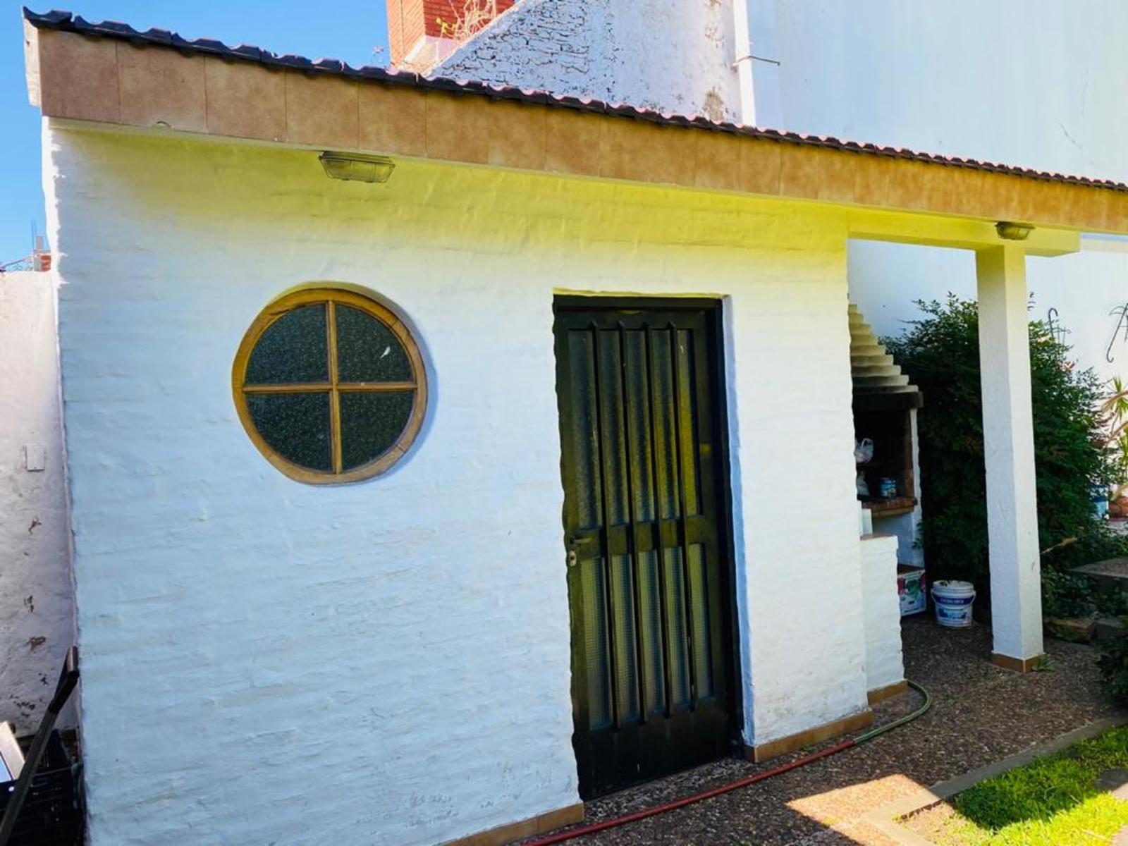 EXCELENTE Casa Tipo Americana S/lote 500m2 C/pileta Permuto X Depto — foto 15