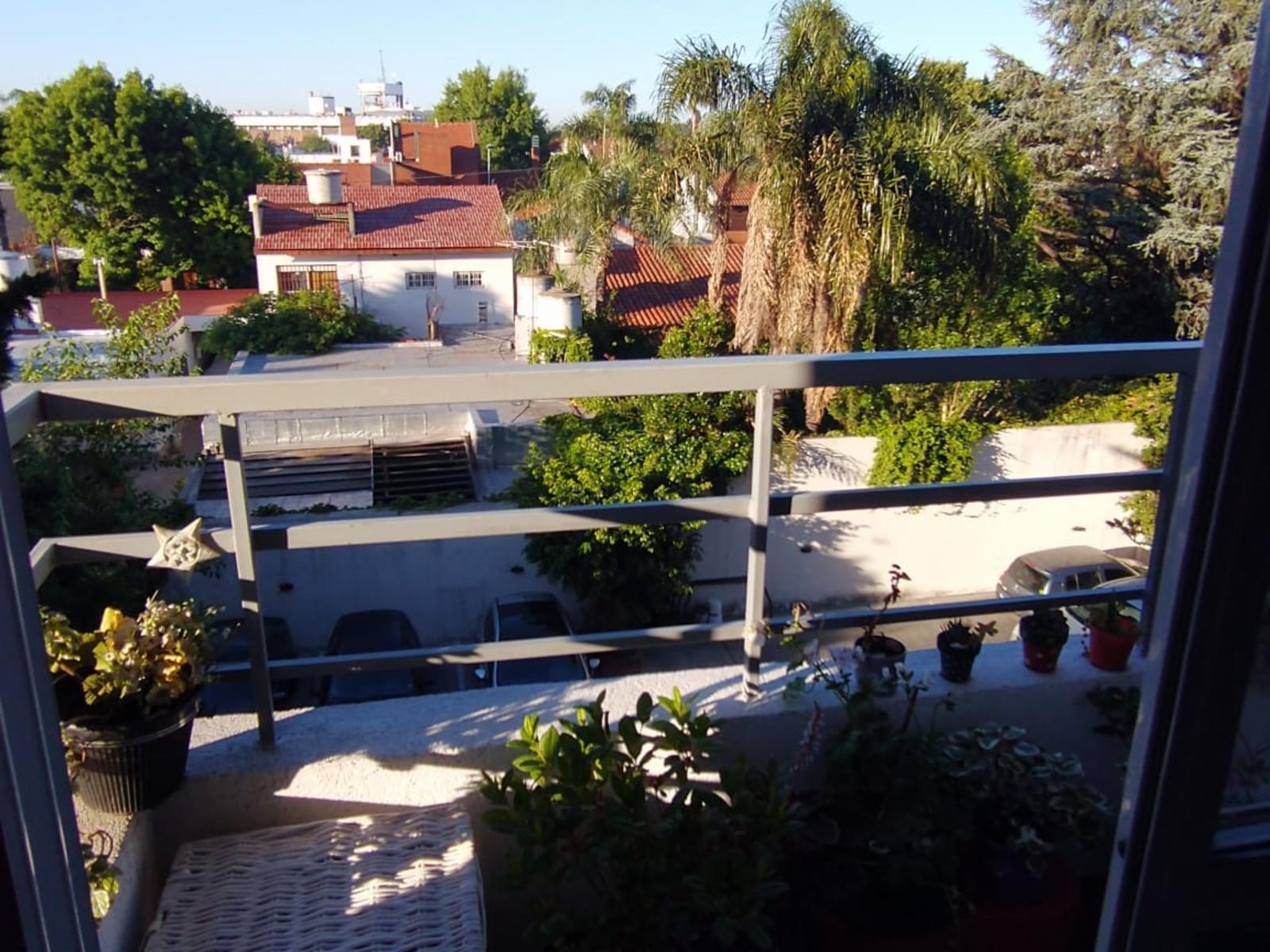 Excelente depto. 2 amb. contrafrente con balcon — foto 6