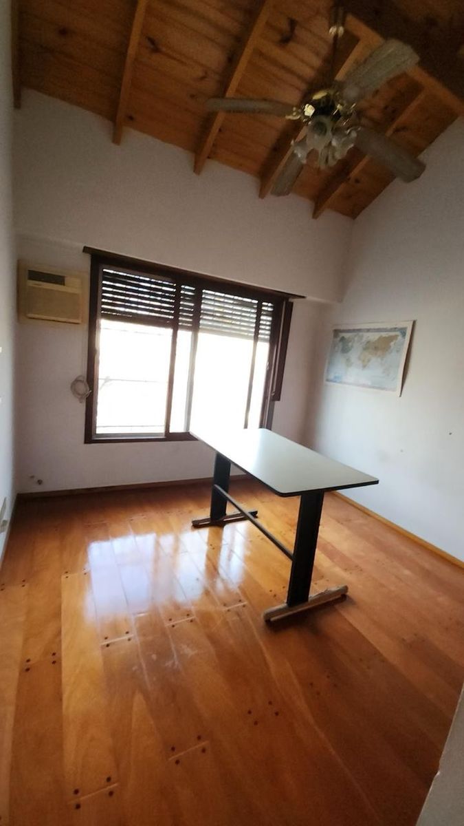 Casa En 2 Plantas 5 Ambientes Ideal Consutorios U Otro Destino — foto 9