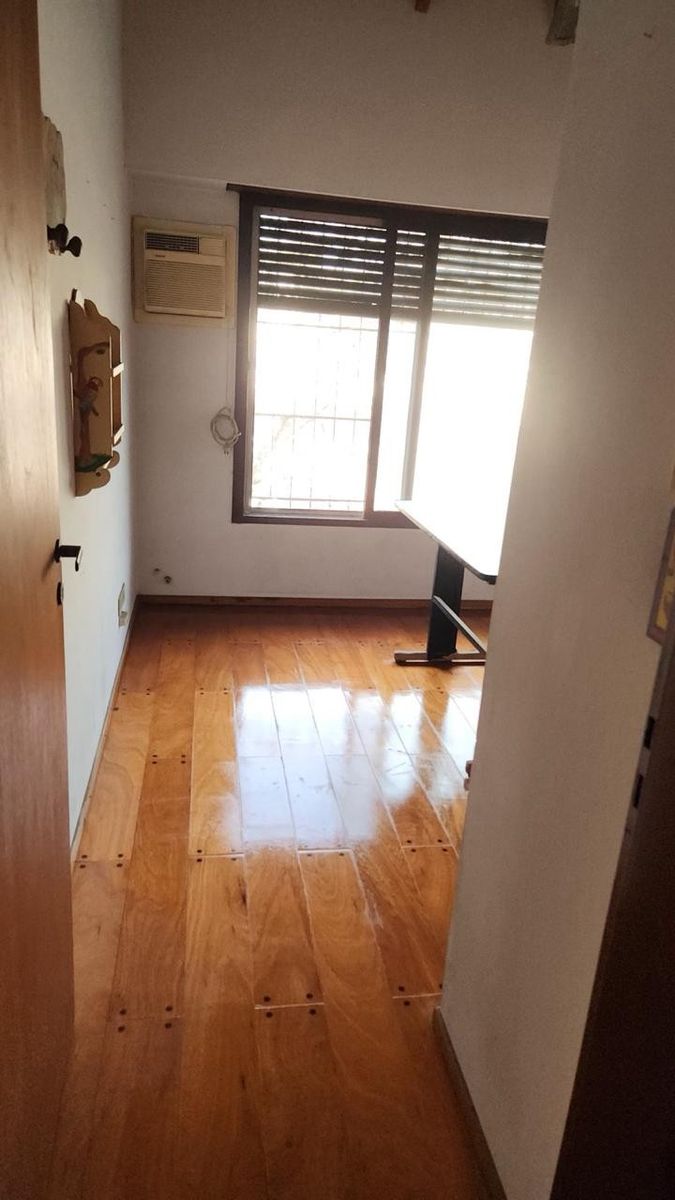 Casa En 2 Plantas 5 Ambientes Ideal Consutorios U Otro Destino — foto 10