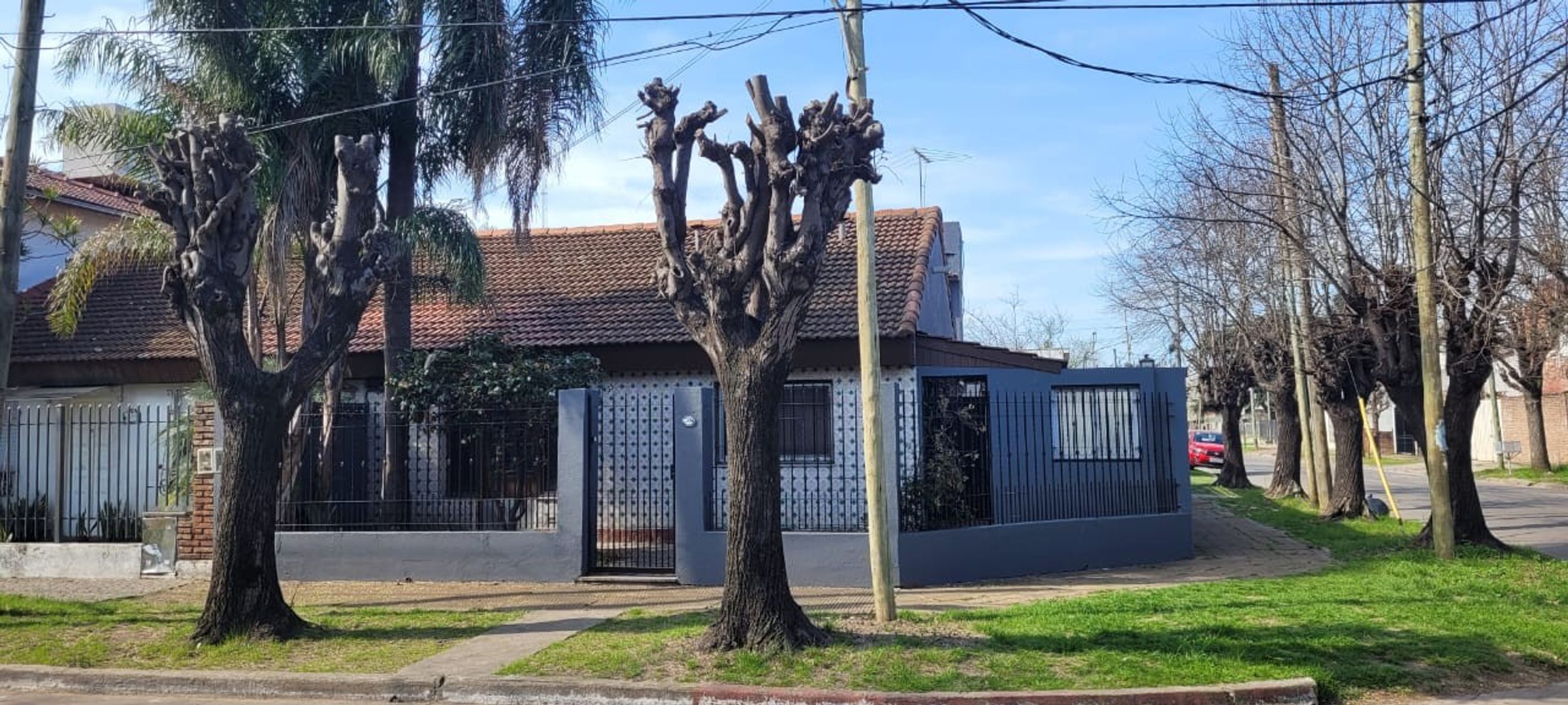Chalet 3 Amb.con Dependencias Frente A Pza Belgrano