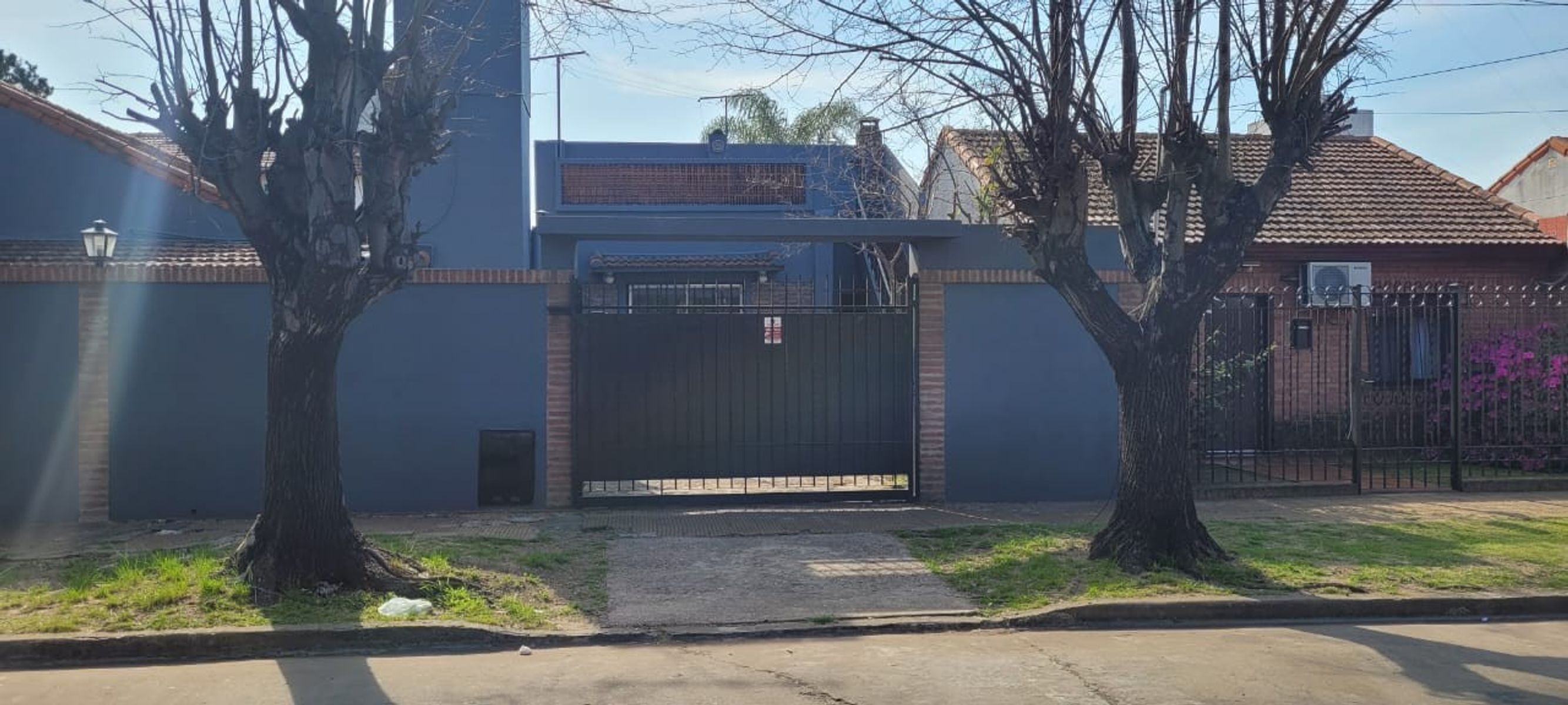 Chalet 3 Amb.con Dependencias Frente A Pza Belgrano — foto 2