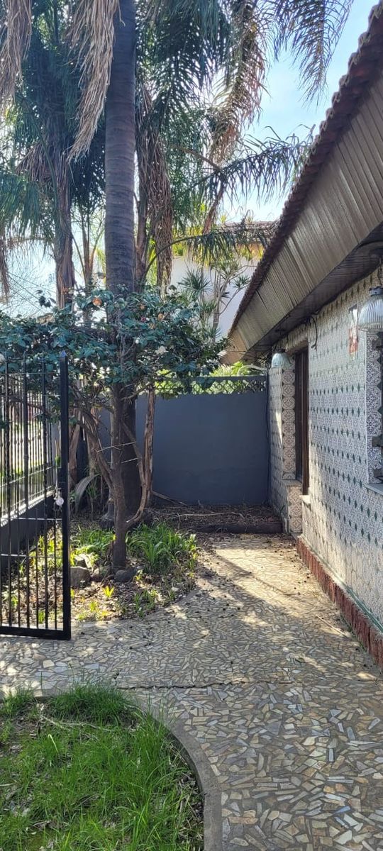 Chalet 3 Amb.con Dependencias Frente A Pza Belgrano — foto 3